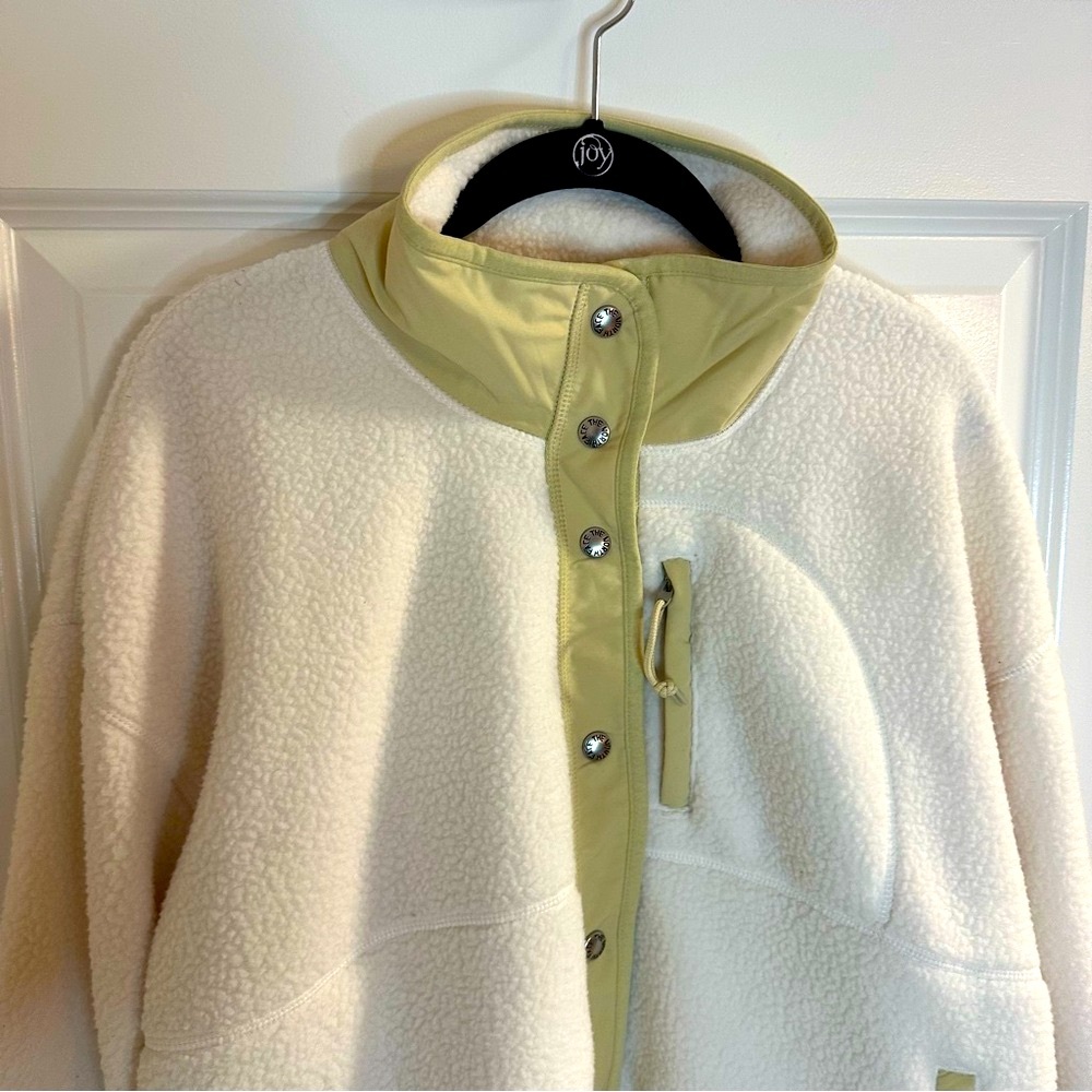 The North Face Teddy Jacket L - Picture 3 of 4